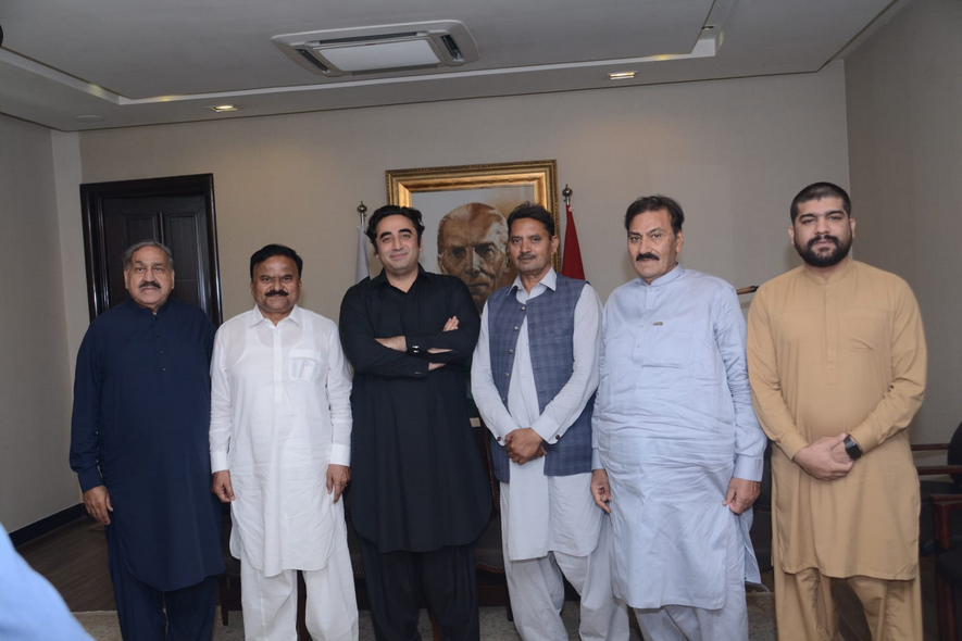 پی ٹی آئی کے رہنماؤں کی پیپلز پارٹی میں شمولیت