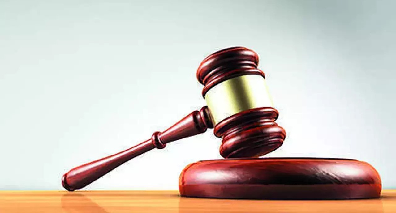 مرد اپنی بیوی کا خیال رکھ سکتا ہے تو ماں کا کیوں نہیں؟ عدالت