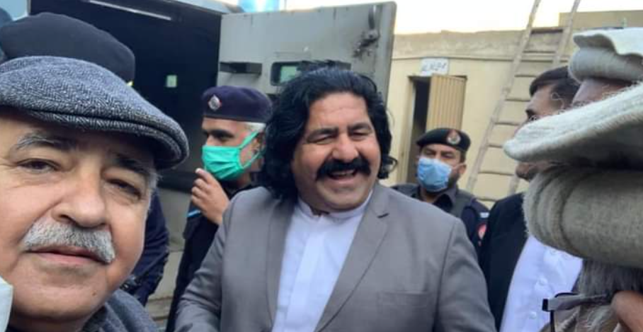 ممبر قومی اسمبلی  پی ٹی ایم کے رہنما علی وزیر ایک بار پھر گر فتار