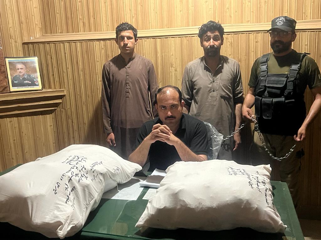 بھاری مقدار میں منشیات سمگل کرنے والے ملزم گرفتار