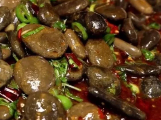 چین میں بنائی جانے والی دنیا کی ’سخت‘ ترین ڈش