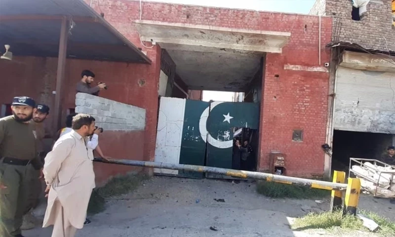 باڑہ تحصیل حملے میں زخمی ایک اور اہلکار شہید ہو گیا ،تعداد چار ہو گئ