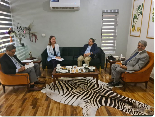 آئی ایم ایف ٹیم صرف عمران نہیں بلکہ سب سیاسی جماعتوں سے ملاقات کر رہی