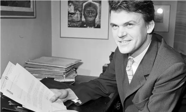 نامور مصنف میلان کوندیرا 94 برس کی عمر میں چل بسے