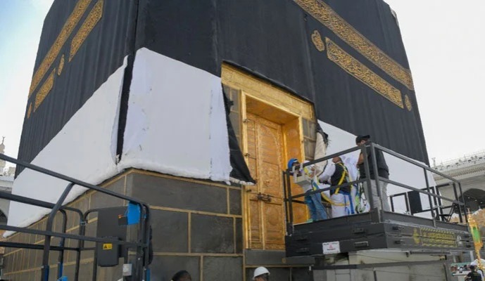 غلاف کعبہ تبدیل کر دیا گیا،ویڈیو