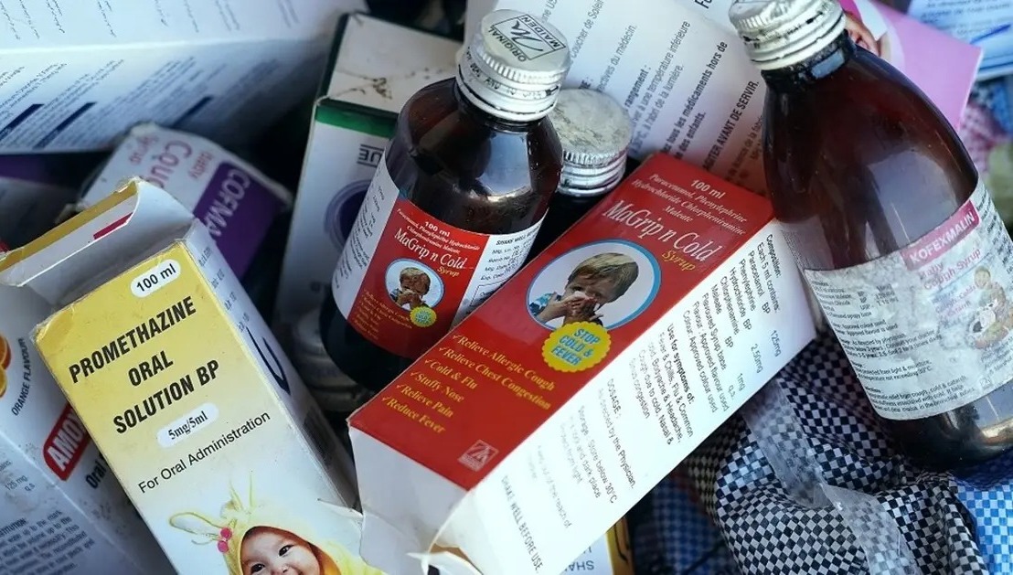 بھارت نے زہرآلود کھانسی کے شربت پر ایک اور دوا ساز کمپنی کا لائسنس معطل کر دیا