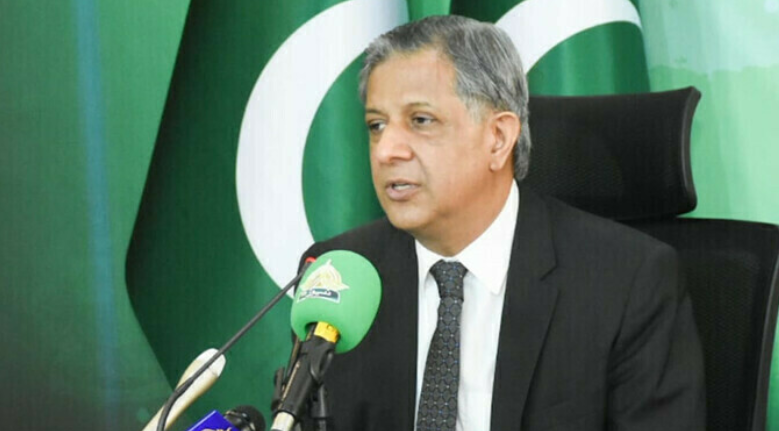 اوورسیز پاکستانیوں کو انٹرنیٹ کے ذریعے ووٹ کی سہولت نہیں ہو گی،وزیر قانون