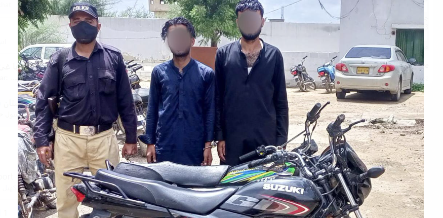 چوری کی گئی موٹرسائیکلوں کے جعلی کاغذات بنا کر فروخت کرنے والا گروہ بے نقاب