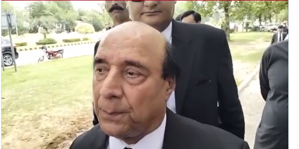 لطیف کھوسہ کے بیرون ملک جانے پر پابندی،عدالت نے جواب کیا طلب