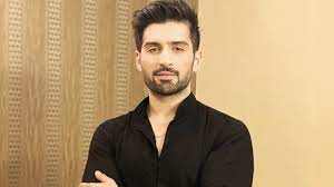 منیب بٹ کے یوٹیوب پر 100 ملینز ویوز ، اداکار نے مداحوں کا شکریہ ادا کیا