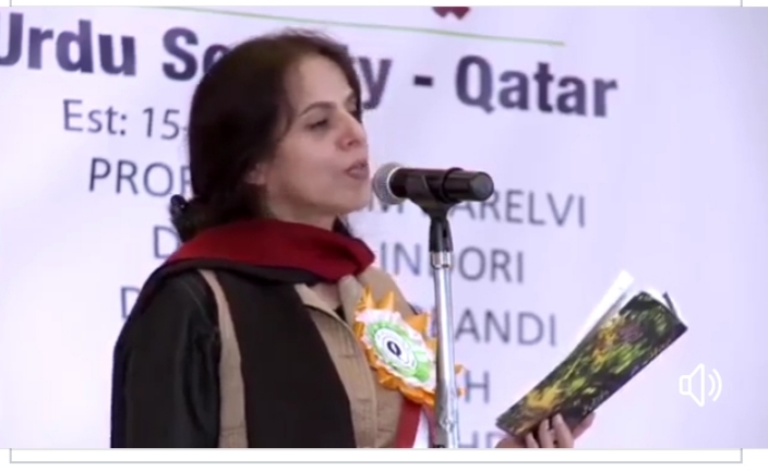 مری تنہائی بانٹتے ہیں ورق ، ہاتھ کا لمس مانگتے ہیں ورق