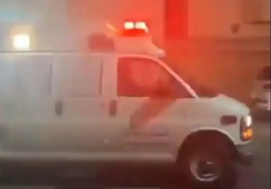 اسپتال میں زیر علاج مریض صحت یاب ہونے کے بعد ایمبولینس چرا کر فرار ہوگیا