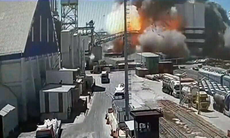 ترکی کی ڈیرنس بندرگاہ کے قریب اناج کے سائلوز میں دھماکا