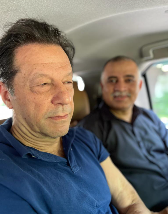 گرفتاری کے بعد عمران خان کی تصویر
