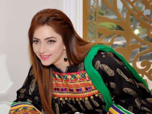 اسٹیج سے کسی خاتون اداکارہ کو پرائیڈ آف پرفامنس نہیں مل سکا ماہ نور کا شکوہ