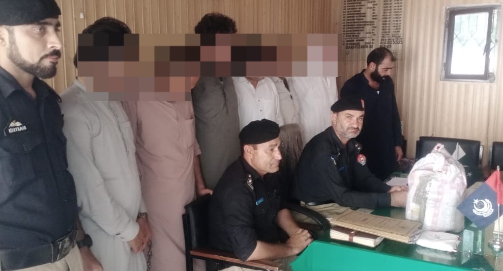 مردان: تھانہ شیخ ملتون پولیس کی منشیات کیخلاف کارروائی