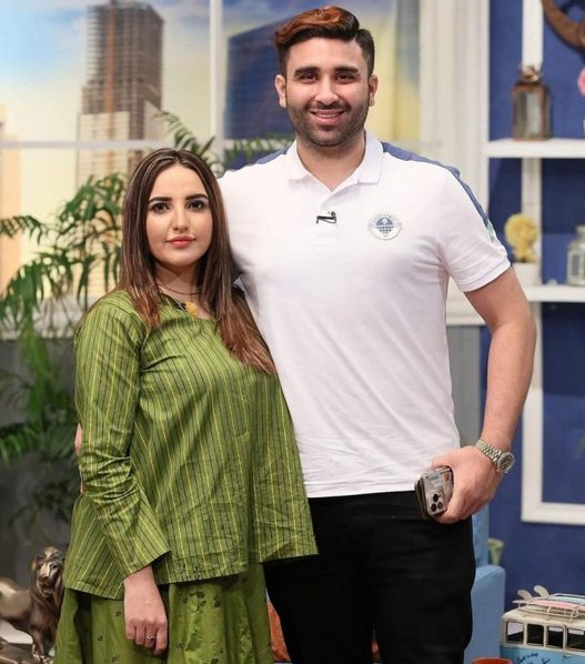 حریم شاہ سوشل میڈیا اکاؤنٹ خود نہیں چلاتی،خاوند کا دوران تفتیش انکشاف