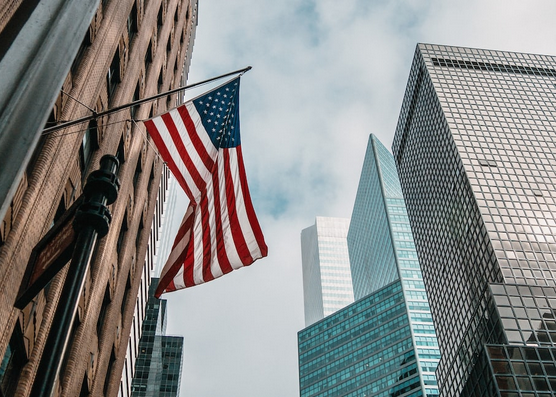 امریکہ؛ شٹ ڈاؤن سے بچانے کیلئے کانگریس کے پاس ایک دن باقی