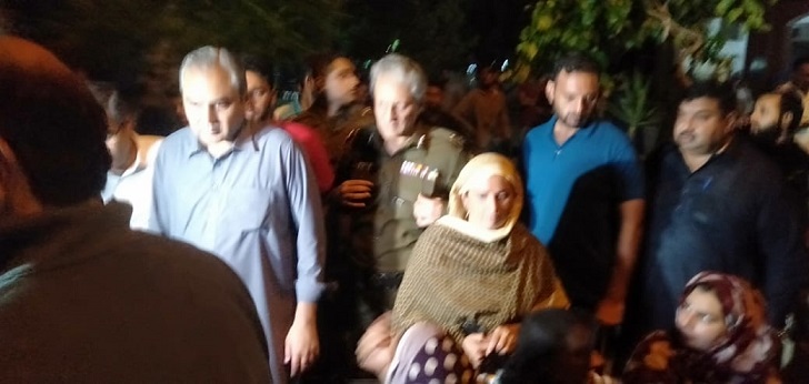 سیالکوٹ :وزیر اعلیٰ پنجاب کا آئی جی کے ہمراہ اچانک سول ہسپتال کادورہ