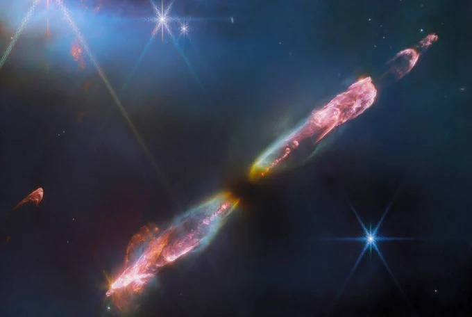 جیمز ٹیلی اسکوپ نےستارے کی پیدائش کیمرے میں محفوظ کرلی