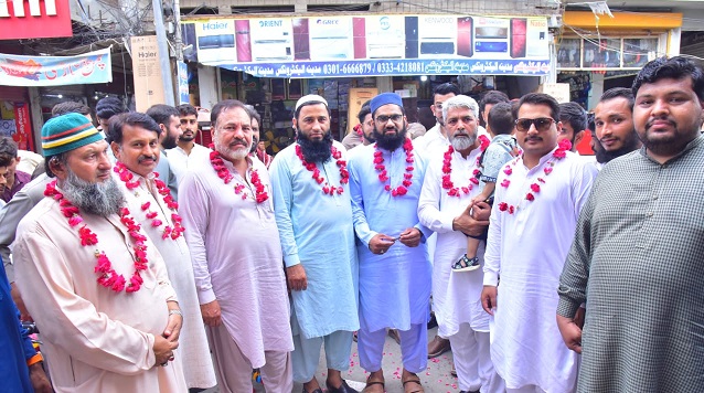ننکانہ: مین ریلوے روڈ انار کلی بازار میں موبائل سنٹر کا شاندار افتتاح کیا گیا