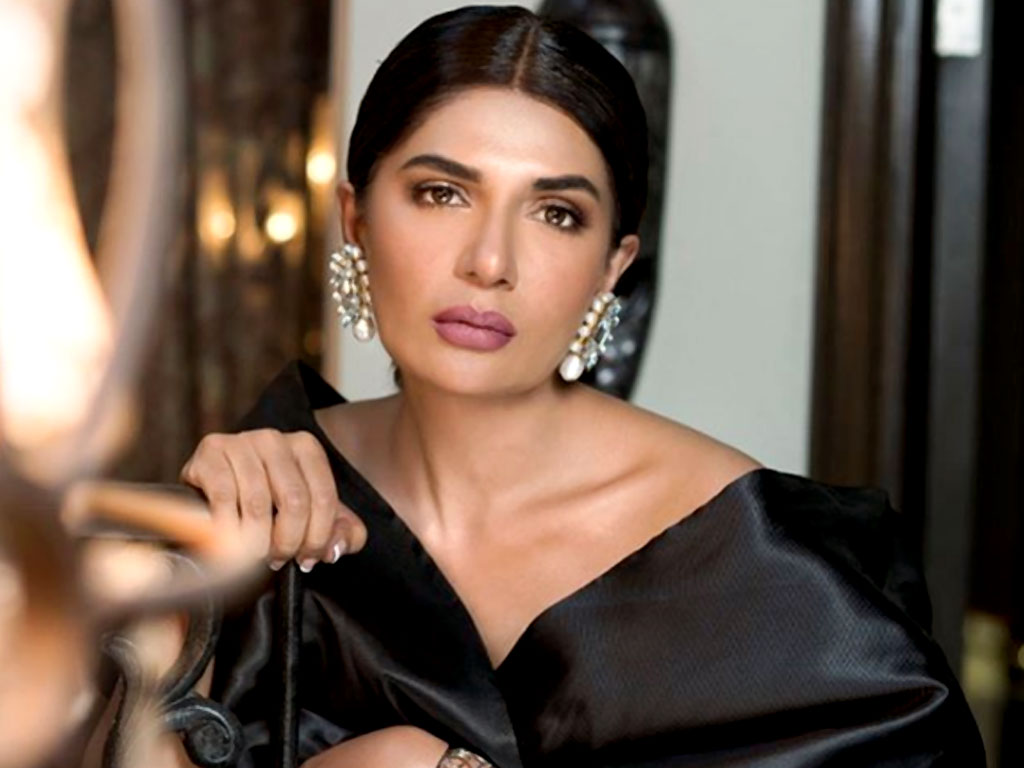 عفت عمر نے بھی یوٹیوب چینل بنا لیا