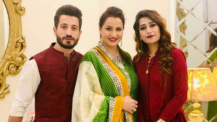 بھارتی وزیراعظم کا نام غلط لیا تو مجھے پی ٹی وی نے 15 دن کے لئے معطل کر دیا  صبا فیصل