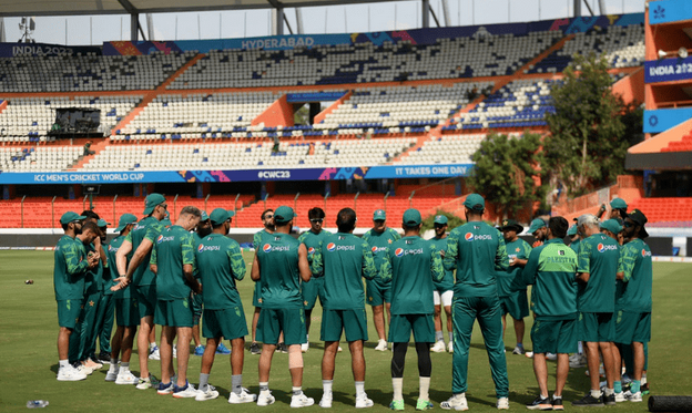 انڈین  شائقین پاکستانی ٹیم کی سپورٹ کیلئے پرجوش