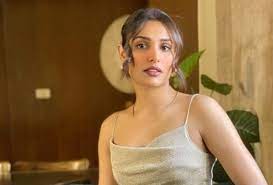 مجھے لگتا ہے کہ ہر سال مجھے ایوارڈ ملنا چاہیے آمنہ الیاس