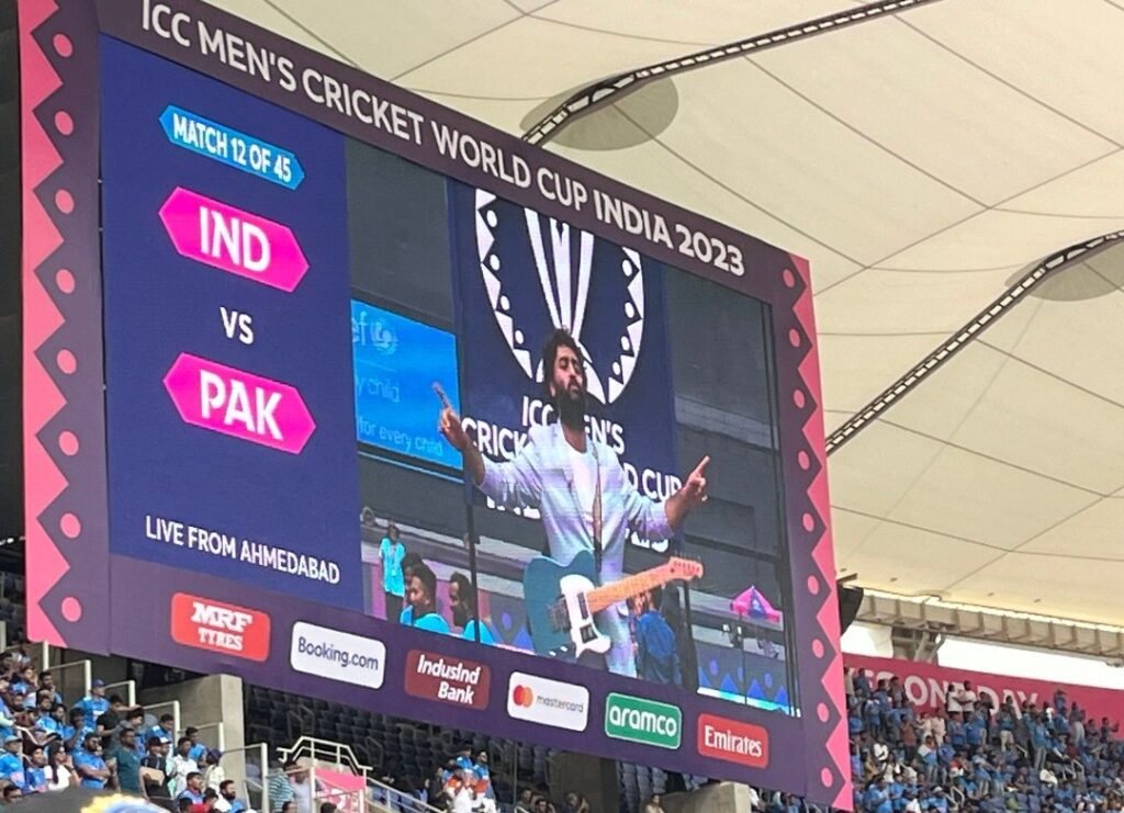 Arijit Singh performance at the Narendra Modi Stadium.

