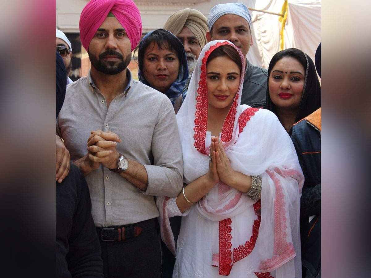 پاکستانیوں کی محبت کا قرضدار ہو گیا ہوں انڈین اداکار بنوں ڈھلوں‌