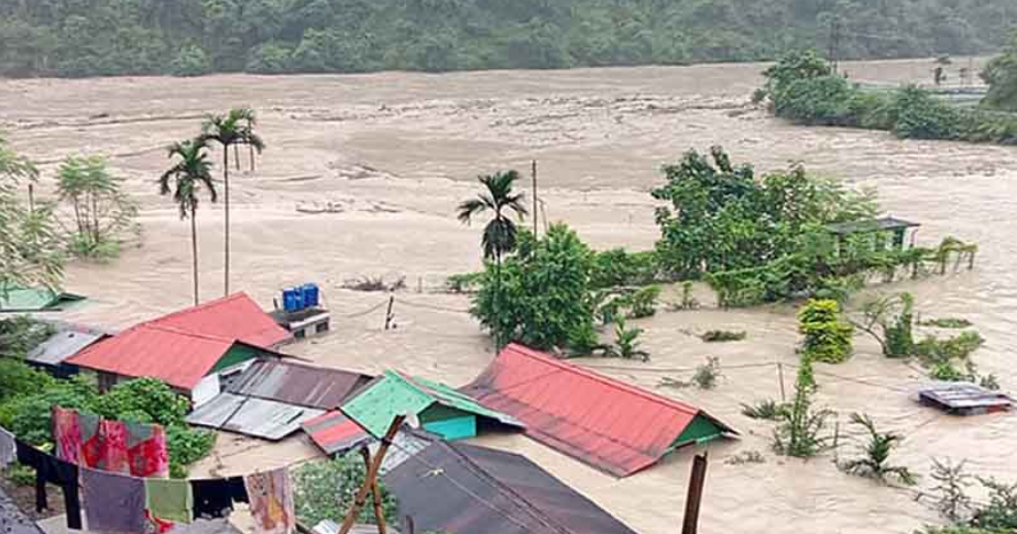 سکم،سیلاب سے تباہی،بھارتی فوج کے سات اہلکاروں سمیت 56 ہلاکتیں