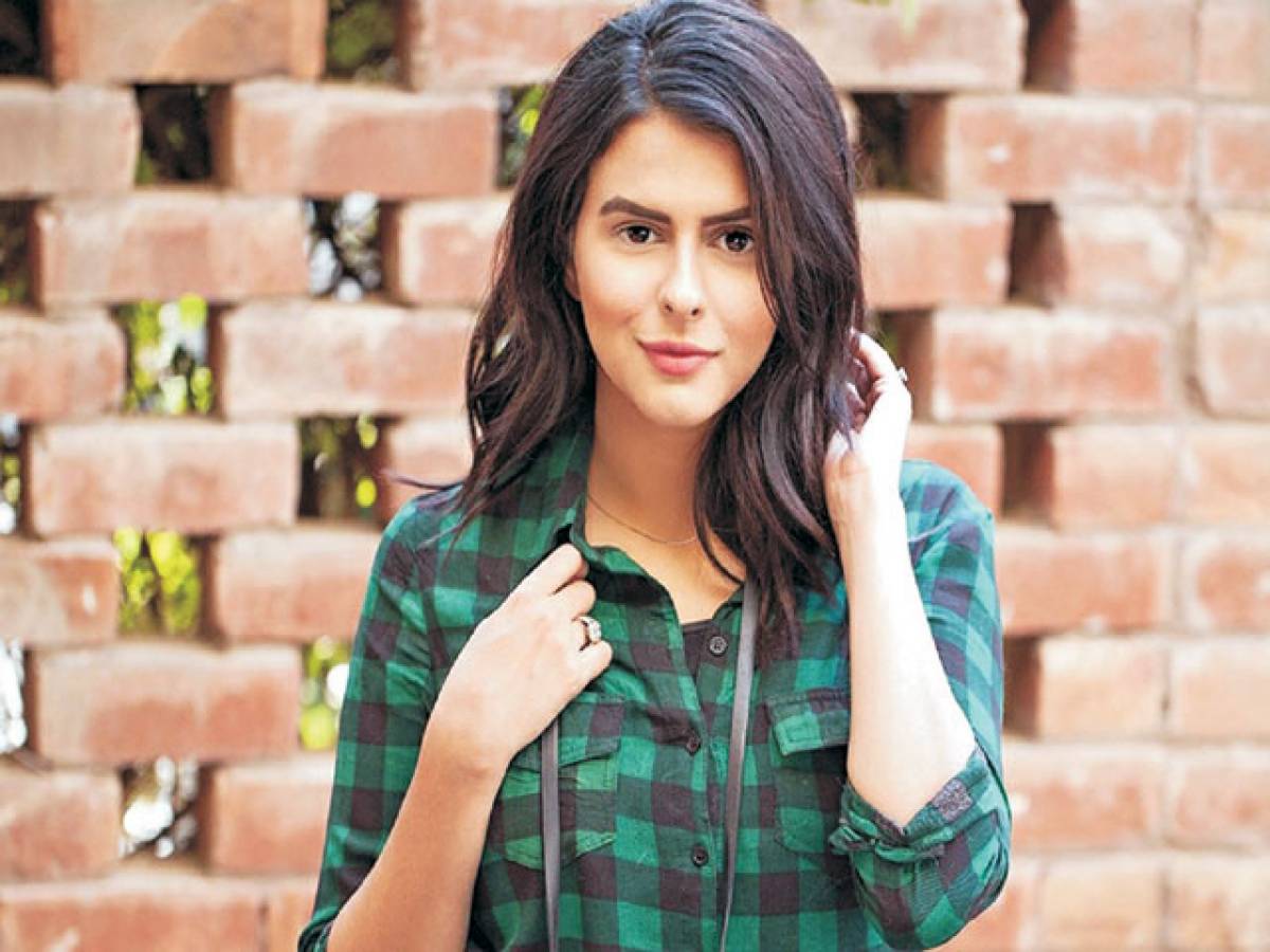 سوشل میڈیا انفلوئینسر، ماڈل و اداکارہ والیہ نجیب کے ہاں بیٹے کی پیدائش