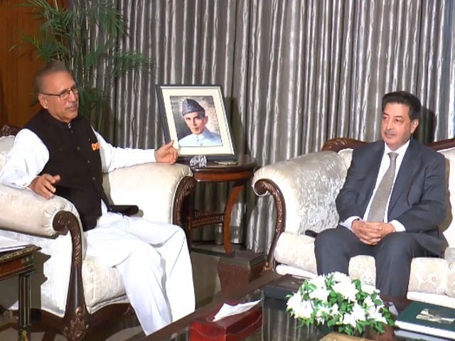 صدر مملکت اور چیف الیکشن کمشنر  عام انتخابات 8 فروری  کو کرانے پر متفق