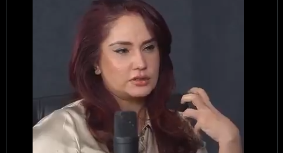 عمران خان پر ایک اور کتاب،اداکارہ نے لگائے شرمناک الزامات