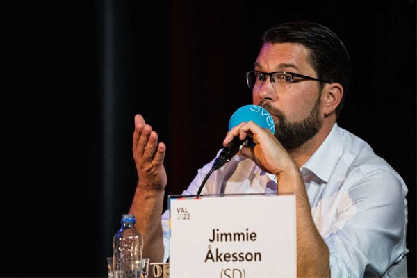 سویڈن میں  قرآن پاک کی بےحرمتی کے بعد اب مساجد کو گرانے کی دھمکیاں