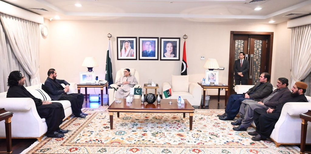 سابق وزیراعلیٰ بلوچستان عبدالقدوس بزنجو  سمیت دیگر رہنما پاکستان پیپلزپارٹی میں شامل