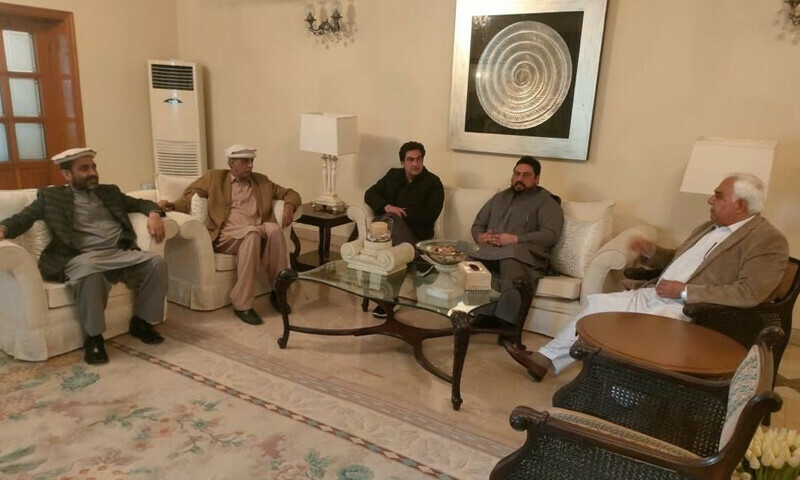 عوامی نیشنل پارٹی کے رہنما  نے  پیپلز پارٹی میں شمولیت اختیار کر لی