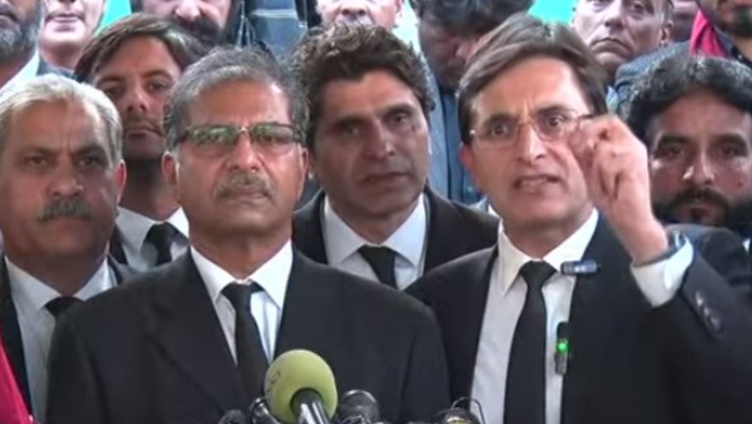 نشان نہ ملتا تو تمام سیٹوں سے الیکشن مشکوک ہوجاتے،بیرسٹر گوہر