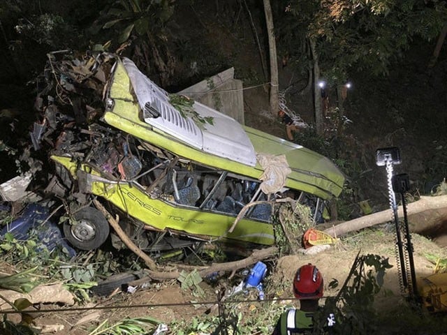 فلپائن: مسافر  بس  کھائی میں جا گری،17 مسافر ہلاک،متعدد زخمی