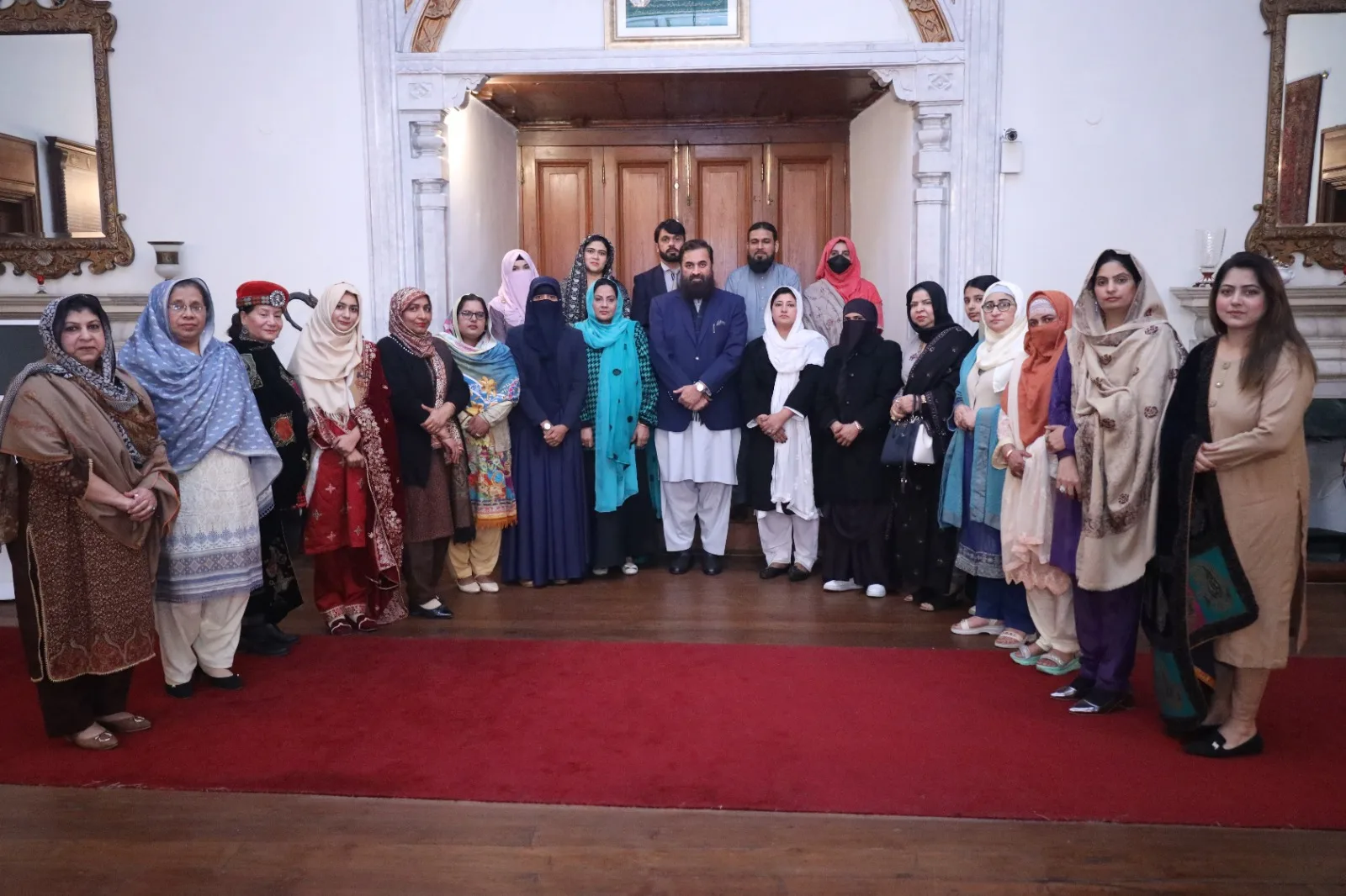 ایک خوبصورت اور یادگار ملاقات، گورنر ہاوس پنجاب میں،تحریر:فائزہ شہزاد