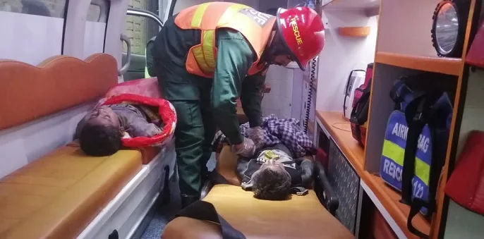 سیالکوٹ :تھانہ موترہ کے علاقہ بھیڑ گاؤں میں گھر میں آگ بھڑک اٹھی،3افرادجھلس گئے