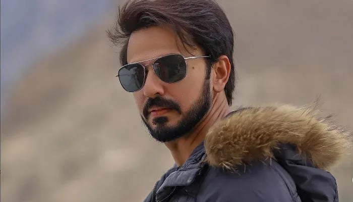 اداکاراؤں کو جسم دکھانے والے لباس نہیں پہننے چاہئیں،اداکار بلال