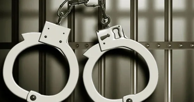 بینکوں سے کیش نکلوا کر لے جانے والوں کو لوٹنے والا گروہ گرفتار