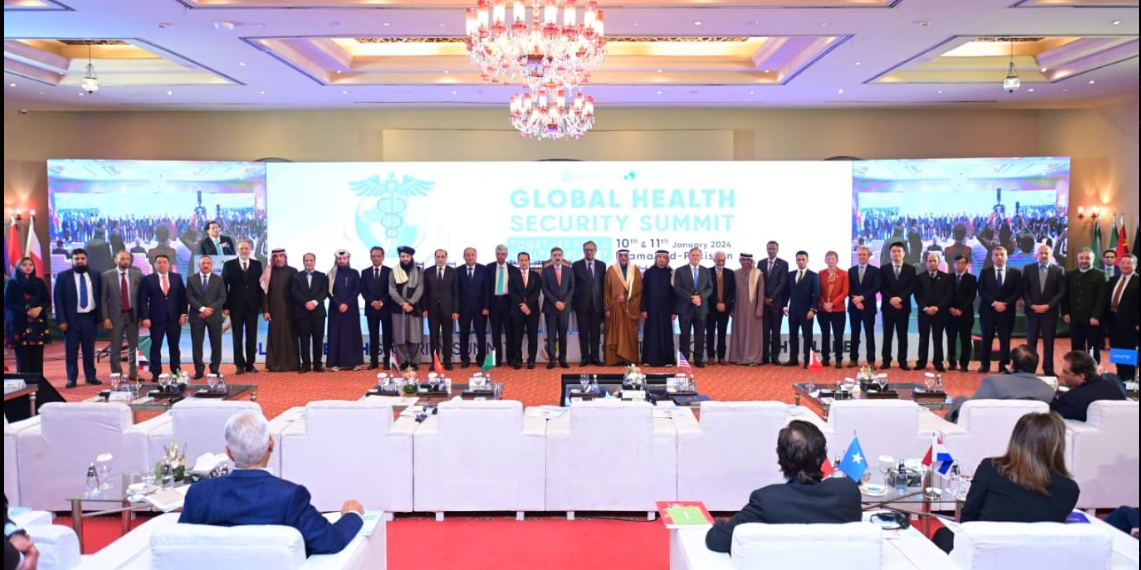 اسلام آباد میں 2 روزہ گلوبل ہیلتھ سیکیورٹی سمٹ کی افتتاحی تقریب میں نگران وزیراعظم انوار الحق کاکٹر سمیت دیگر اہم رہنما شریک ہیں۔