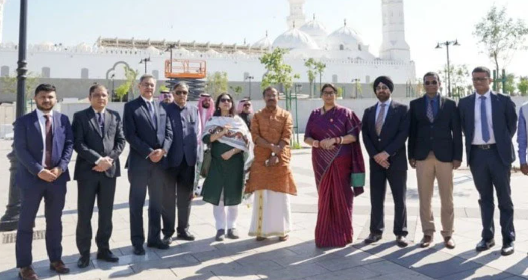 بھارتی وفد کا دورہ مدینہ منورہ،سوشل میڈیا صارفین کی سعودی حکام پر تنقید