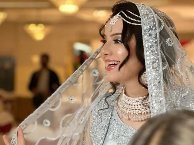 رابی پیر زادہ نے شادی  کی خبروں کی تردید کر دی