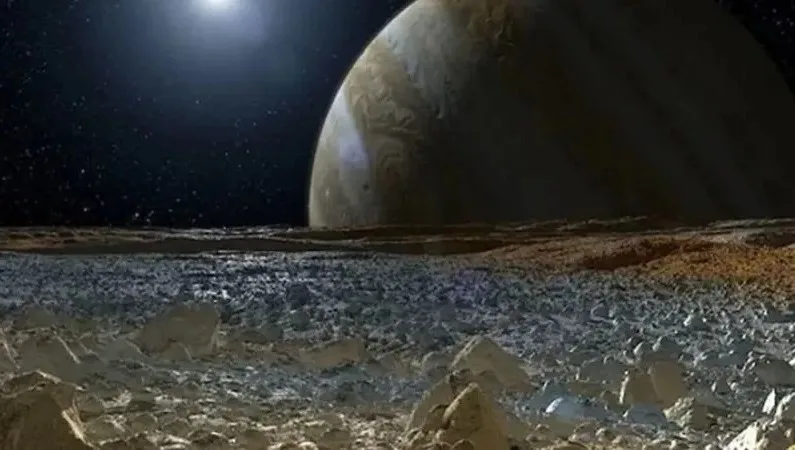 ماہرین کا سیارے  زحل کے چاند پر پانی دریافت کرنے کا دعویٰ