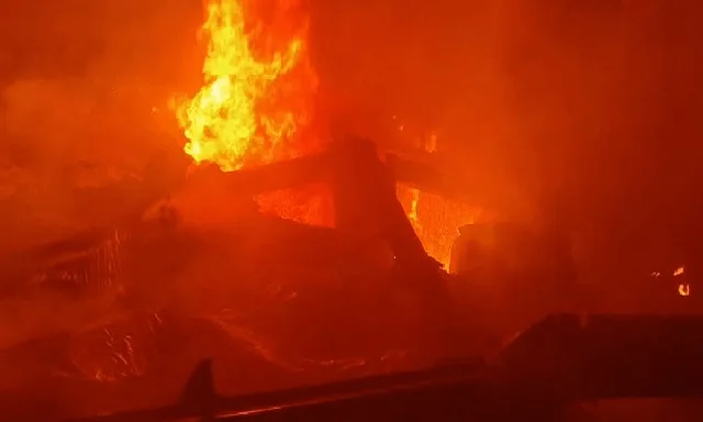 شجاع آباد: گتا فیکٹری میں آگ لگ گئی،گتا و مشینری جل گئی