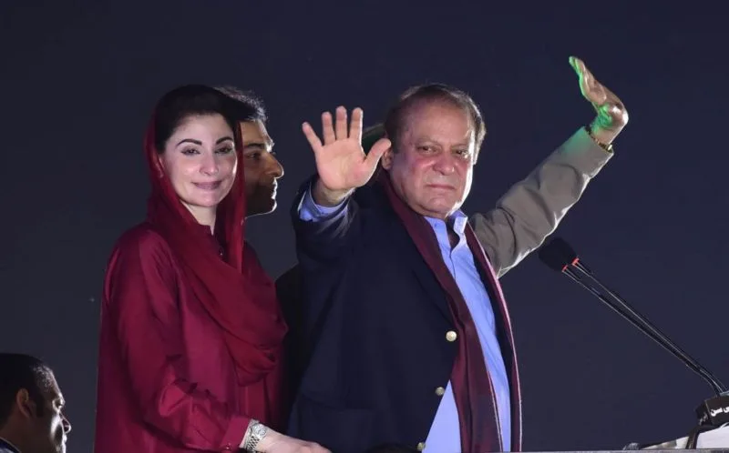 نواز شریف اور مریم نواز دبئی روانہ